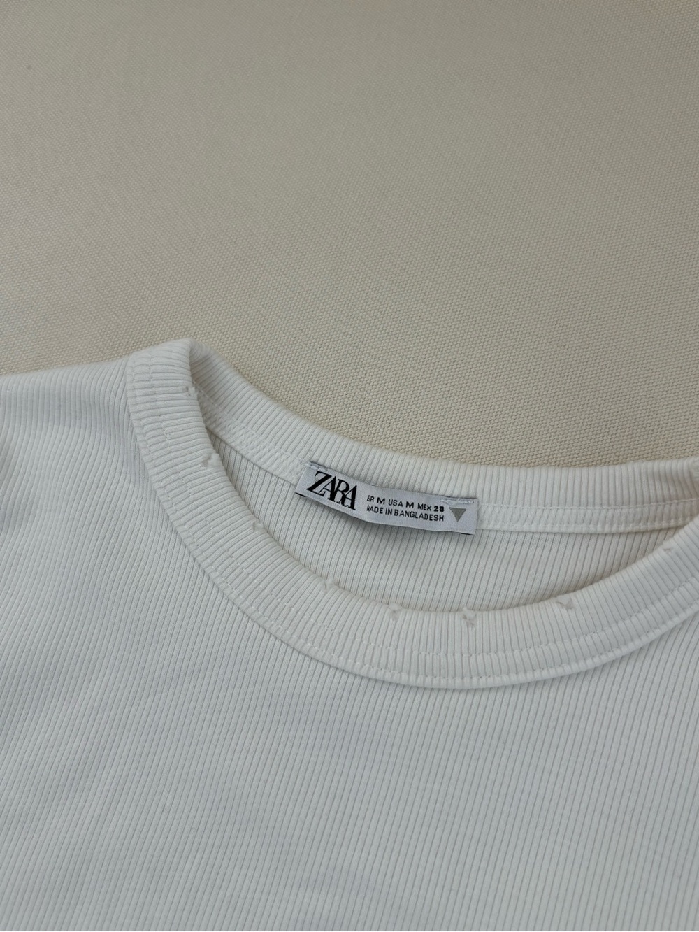 Zara Cropped Ribbed T-Shirt - Picture 4 of 7